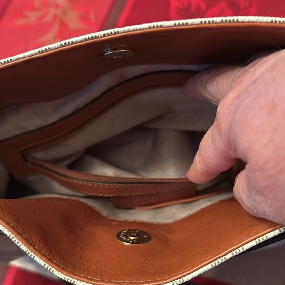 MK handbag and wallet set bought at Same times white w/tan handbag - Picture 6 of 16